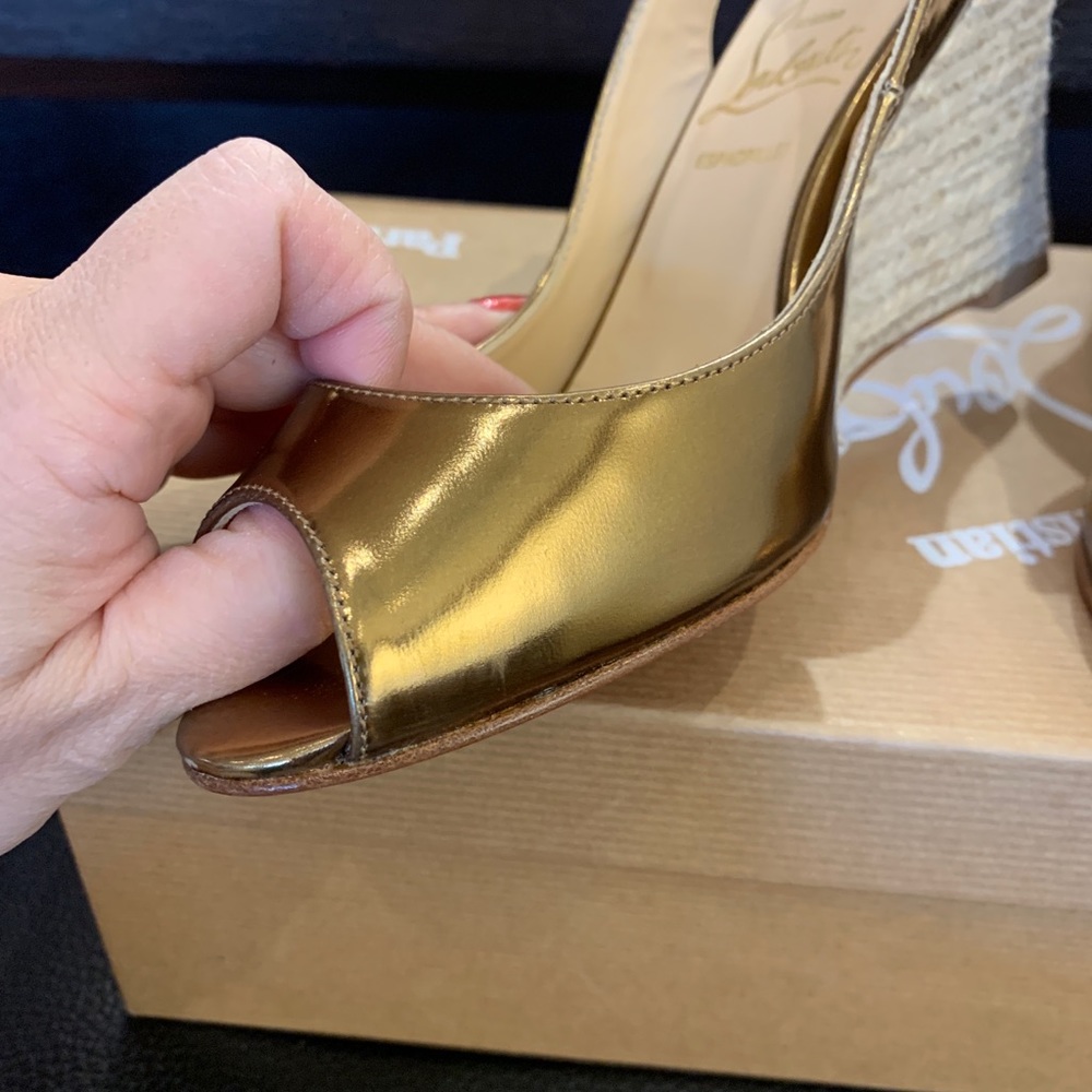 🚫SOLD🚫 💯Auth Christian Louboutin Bronze Wedge - Picture 5 of 8